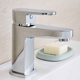 https://www.highlifebathrooms.com/